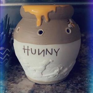 Brand new in box, SCENTSY, DISNEY Winnie the Pooh honey pot, full-size warmer!